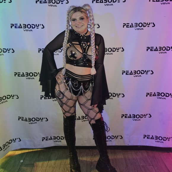 Meet Your Posher!!! - Picture 4 of 6